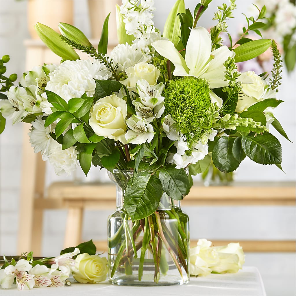 Classic Ivory – A Florist Original